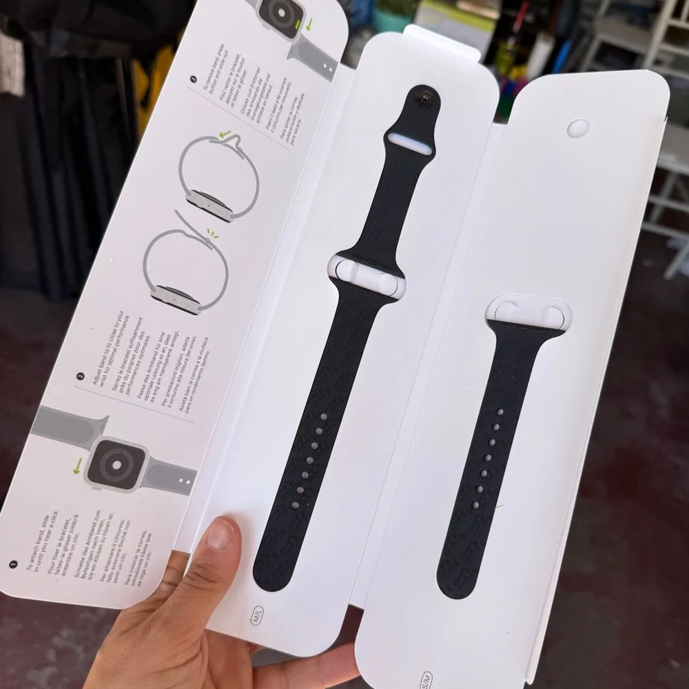 NWT - Apple Watch BLACK Sport band - VH1 MTV MOON MAN - LIMITED EDITION - Picture 2 of 9